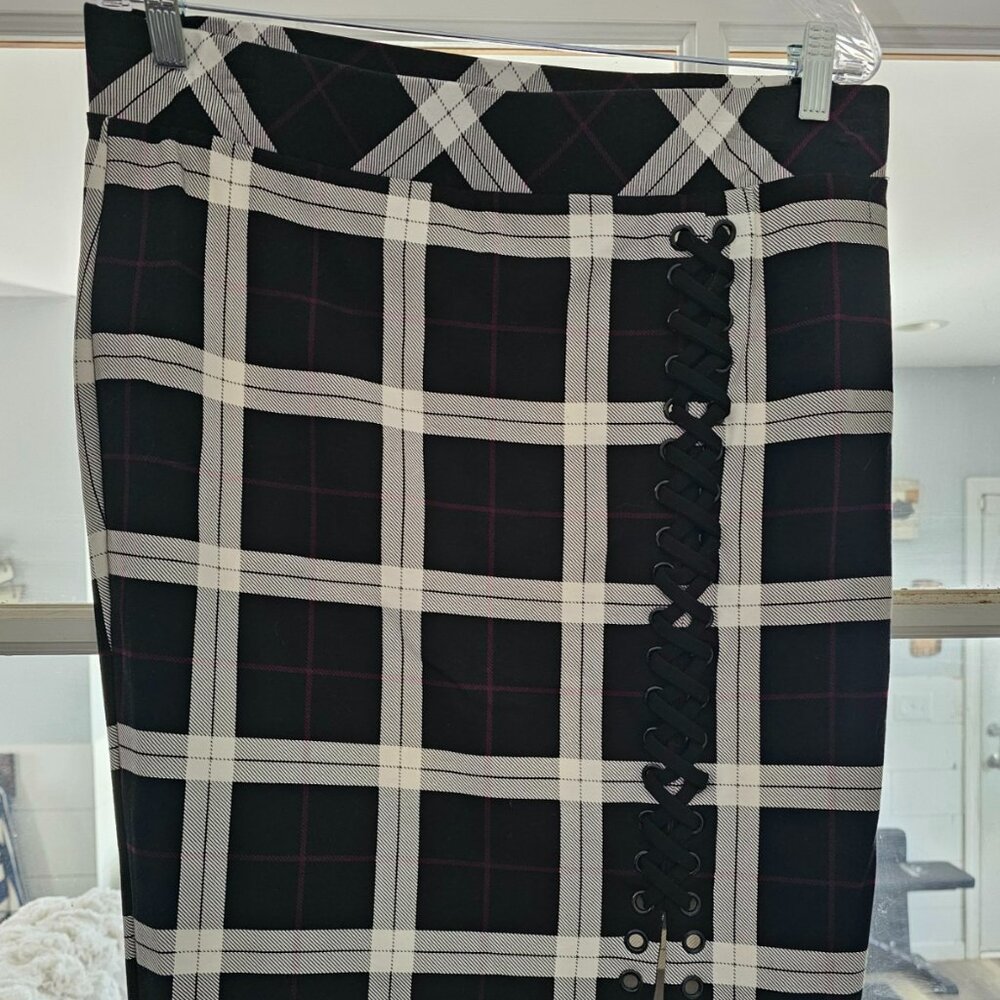Torrid plaid fitted skirt